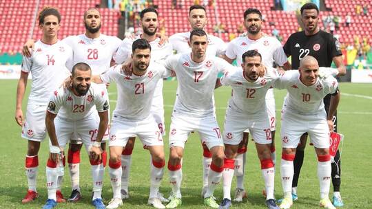 فضيحة مدوية في كأس إفريقيا ..  الحكم ينهي مباراة تونس ومالي قبل نهاية الوقت الأصلي (فيديو)