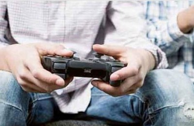تغريم شاب وضع "منوما" لزوجته ليلعب "بلاي ستيشن"