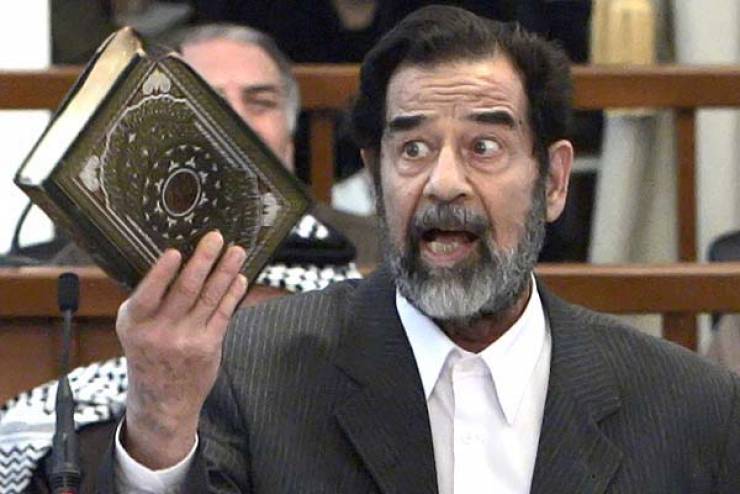 المشرف على اعدام صدام يخرج عن صمته ويكشف الاسرار .. 'لقد كانوا يرتجفون'!
