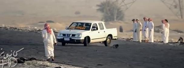  شاهد ..  مفحط سعودى يتجنب دهس متفرج فيتعرض لنهاية مأساوية