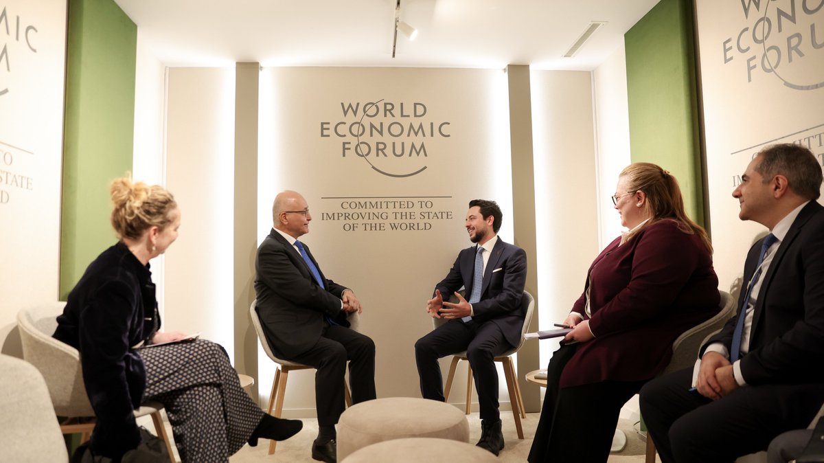 ولي العهد يلتقي في دافوس مفوض الأمم المتحدة لشؤون اللاجئين