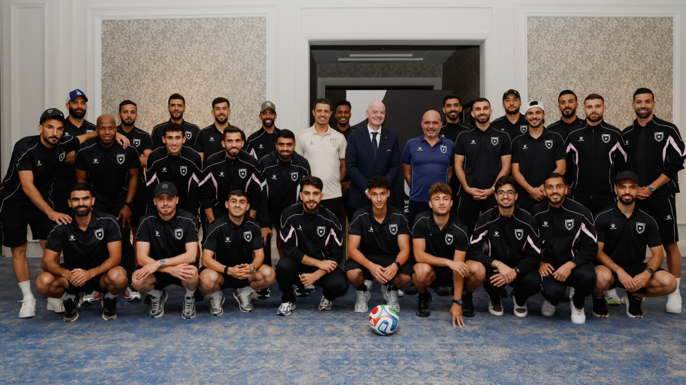 جياني إنفانتينو يزور مقر إقامة المنتخب الوطني في دالاس ..  ويشيد بروح النشامى في كأس العالم