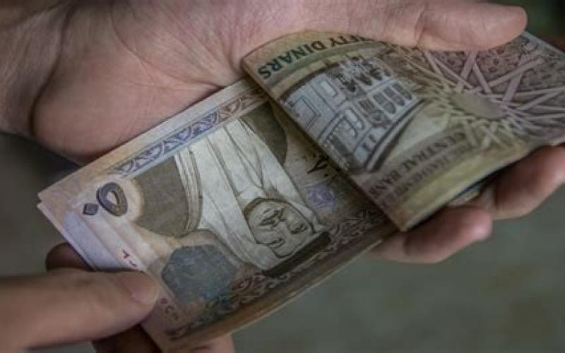خبير اقتصادي يوضح عبر "سرايا" اثار رفع أسعار الفائدة على قروض الأردنيين