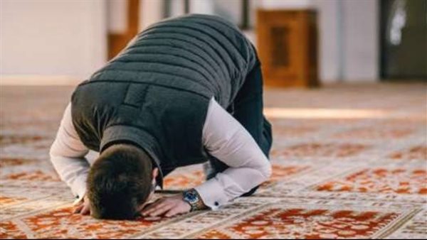 خطيبي متساهل في الصلاة فهل أتركه أم أنصحه؟