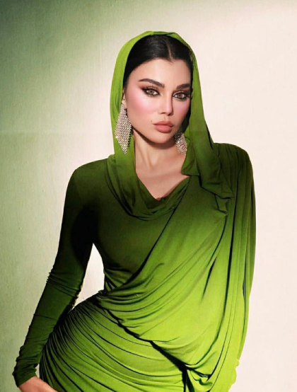 بالصور  ..  هيفاء وهبي تحبس الأنفاس بلمسة خضراء ساحرة في العيد