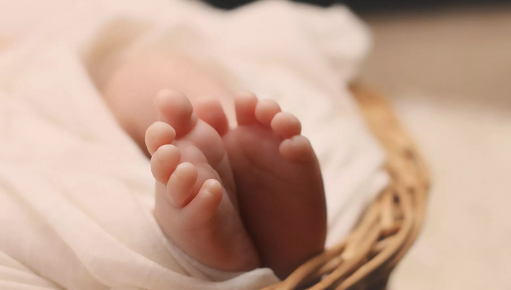 إجراء عملية "فريدة من نوعها" لدماغ جنين في بطن أمه بتقنية القسطرة