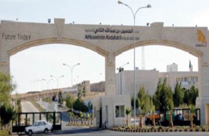 إدارة المدن الصناعية اشترت سيارتين بقيمه (51) الف دينار ومنحتهما لموظفين  "سوبر ستار"  