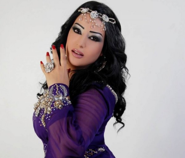 سمية الخشاب: أتفاءل بهذه السورة من القرآن!
