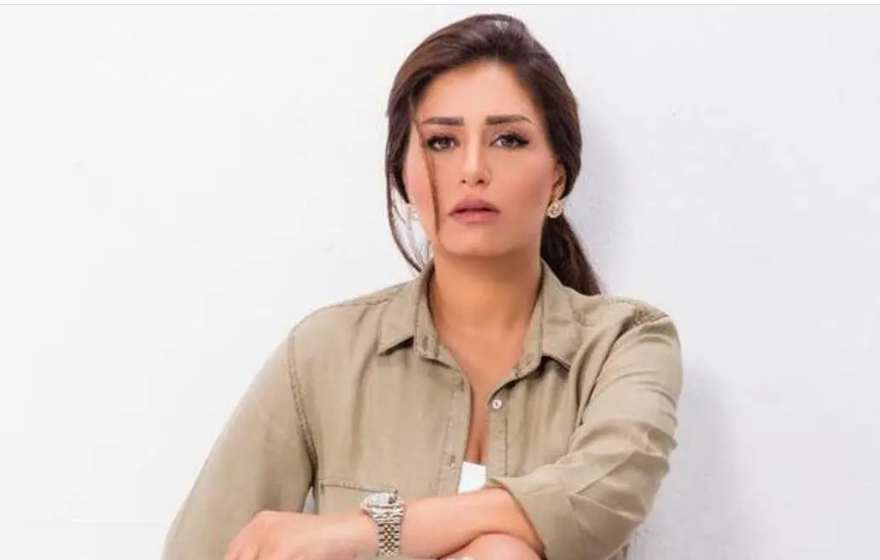منة فضالي تبكي بسبب والدها: عمري ما حسيت أنه بيحبني نهائي