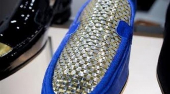 بالصور ..  حذاء من الذهب بقيمة 18 ألف يورو في دبي