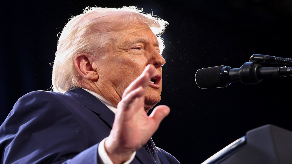 ترامب يخفض الرسوم الجمركية على مشتقات الصلب والألمنيوم والنحاس