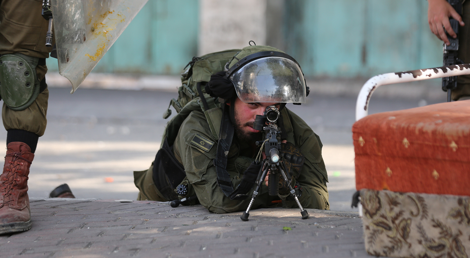 استشهاد فلسطيني برصاص قوات الاحتلال الإسرائيلي شمال القدس