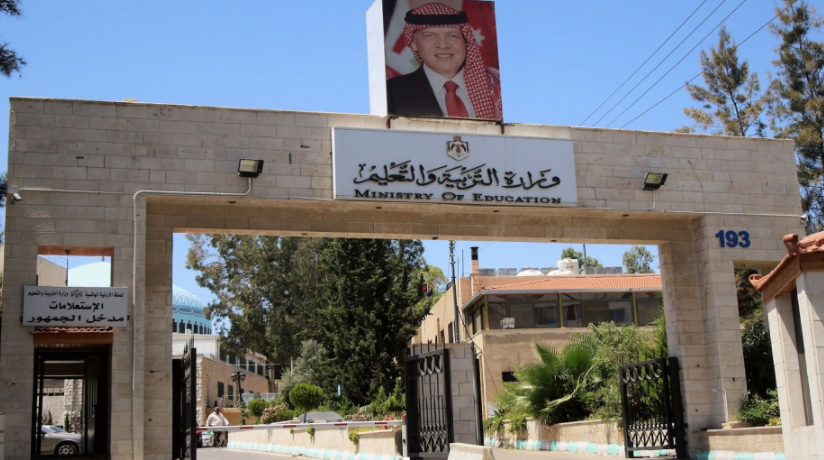 النعيمي يوجه مدراء التربية لمتابعة الحالة الجوية بشأن الدوام