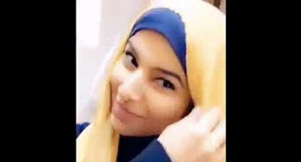 بالفيديو  ..  كويتية تشتري حجاب من الذهب بـ 75 الف دولار 