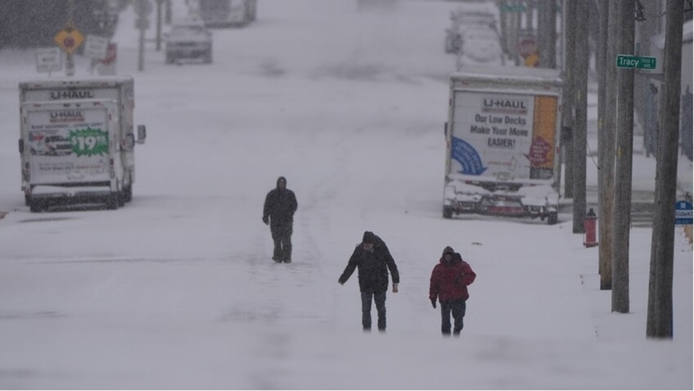 عاصفة ثلجية تقطع الكهرباء عن 600 ألف مشترك بأميركا