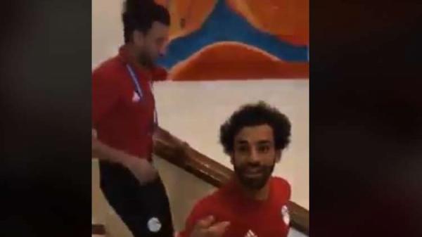 بماذا رد صلاح على طلب مدهش من أحد المشجعين