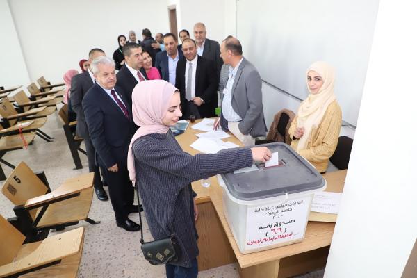 32 طالبة تخوض انتخابات اتحاد طلبة اليرموك