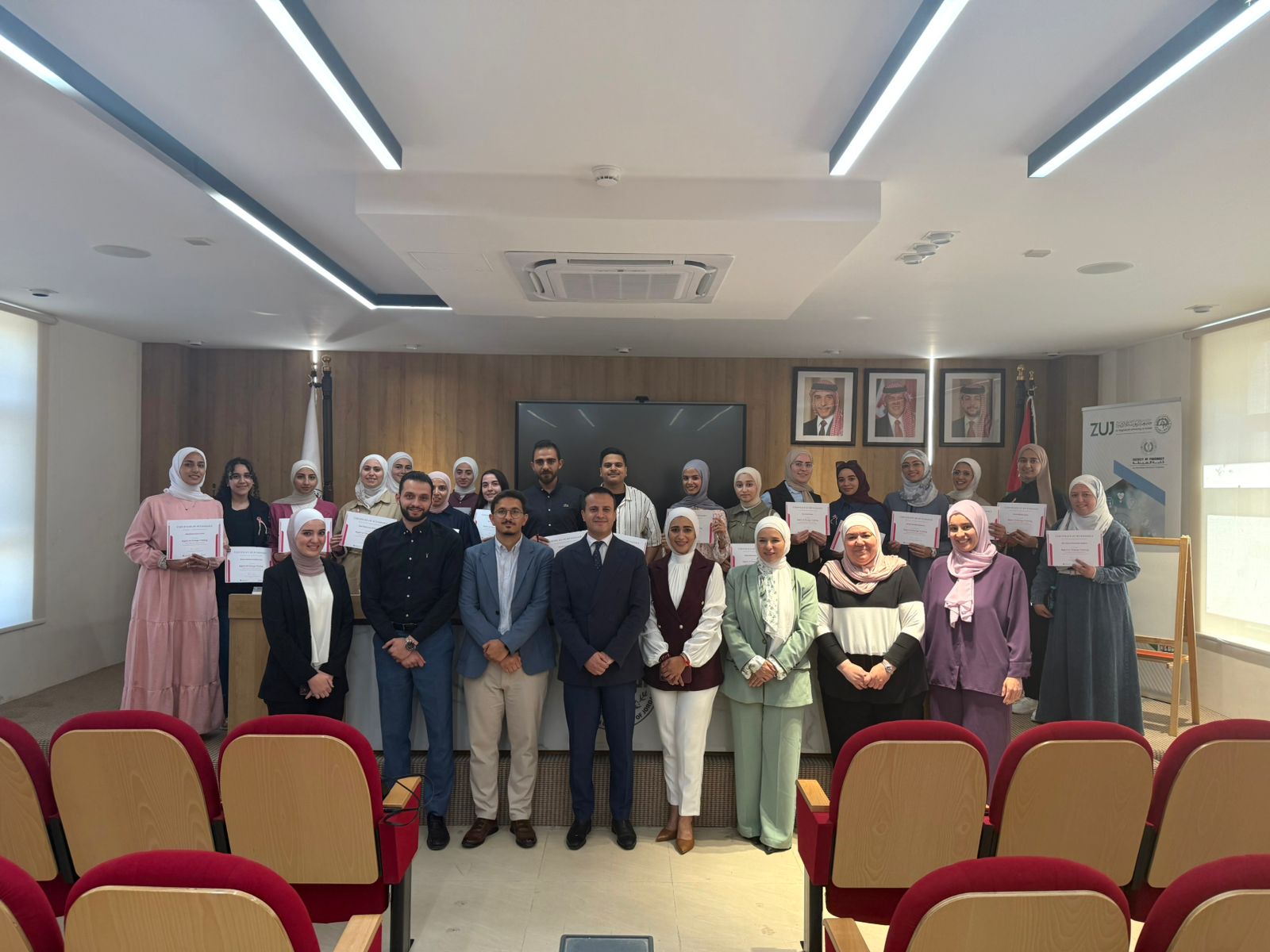 كلية الصيدلة في جامعة الزيتونة الأردنية تطلق برنامجًا تدريبيًا متخصصًا بالتعاون مع مركز الحسين للسرطان