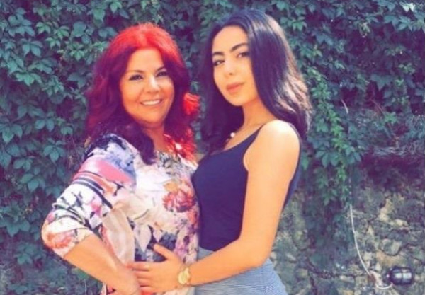 صباح الجزائري تحتفلُ بخطوبة ابنتها ترف ..  شاهد جمالها