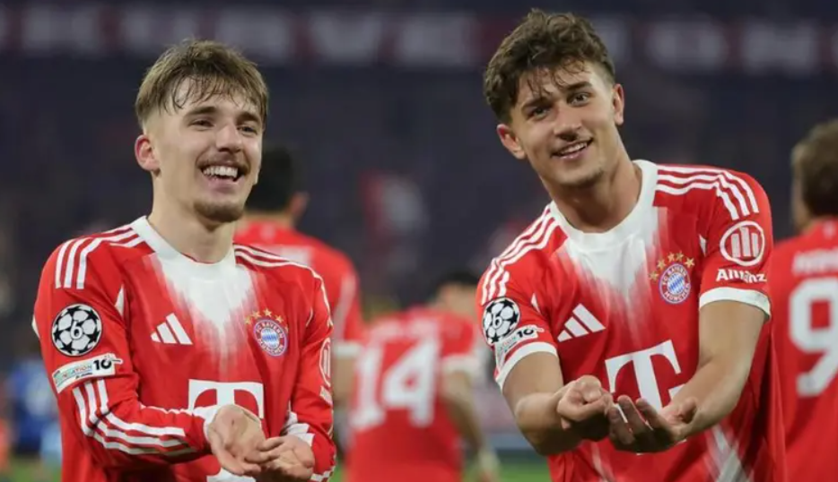 موهبة بايرن يتسبب بنقاش في مؤتمر صحافي بسبب لعبة الورق "أونو"