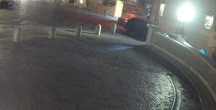توقيف سعودي قاد سيارته على صرح أثري في روما