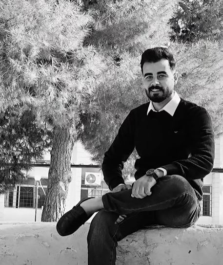 "تخريجك بالجنة يا أمي" ..  والدة الشاب عبدالرحمن المساعيد تستذكر ابنها الذي غيّبه الموت قبل فرحة التخرج   - فيديو