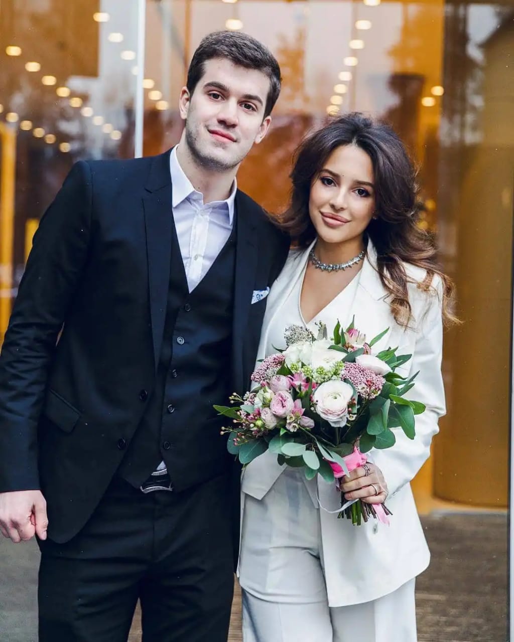 بالصور ..  زواج ابنة رجل الأعمال الأردني زياد المناصير من رجل أعمال روسي 