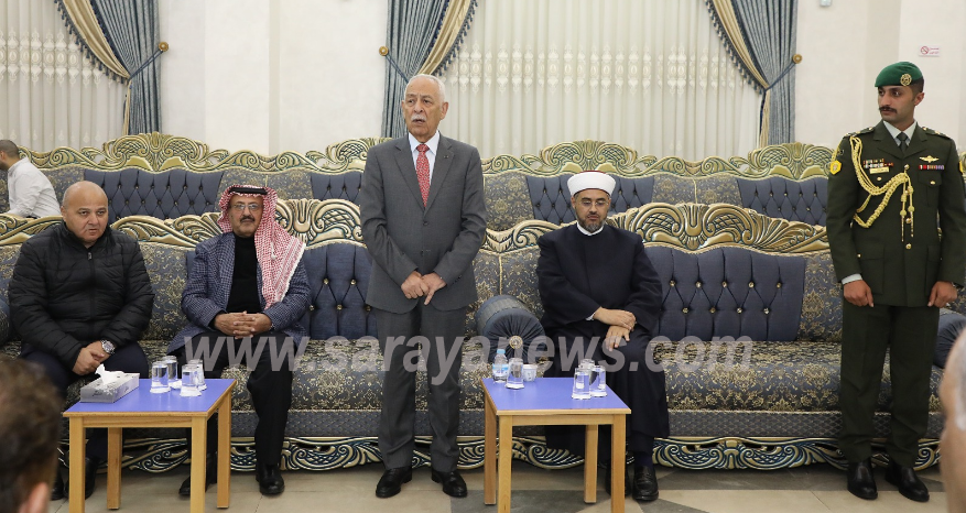 مندوبا عن الملك وولي العهد ..  العيسوي يعزي آل إسعيفان  .. صور