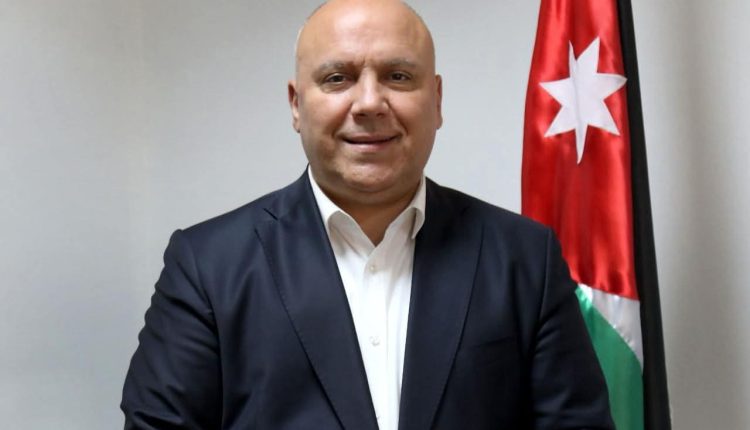 الدكتور رسمي حمزة مبارك الفوز بجائزة أفضل مدير تنفيذي في الأردن والشرق الأوسط 2025