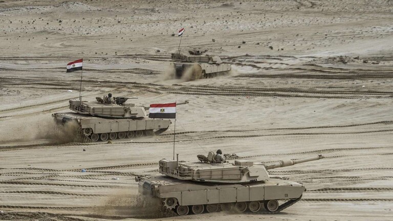 الإعلام العبري: الدبابات المصرية تصل قرب الحدود