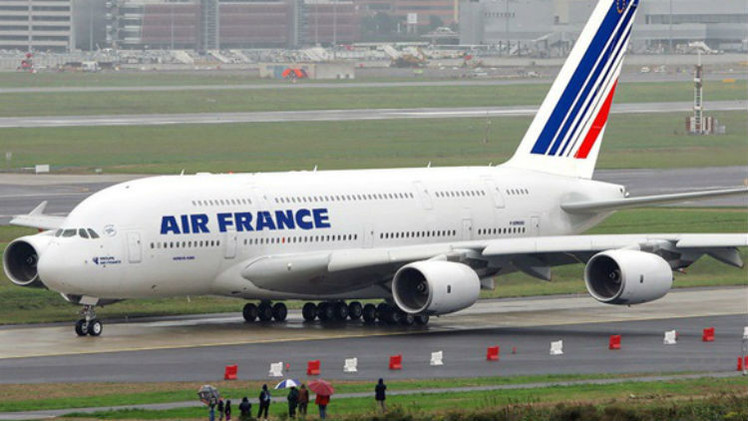فرنسي يبلغ عن قنبلة في المطار لتلحق حبيبته الطائرة