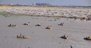 مصرع 10 أطفال بغرق قارب في باكستان
