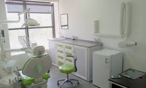 تعطل عيادة الاسنان بمركز صحي الفيصلية في مادبا