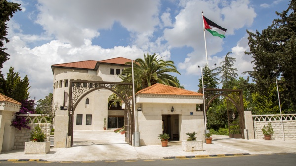 الحكومة تقرّ معدِّلا لقانون ضريبة المبيعات 