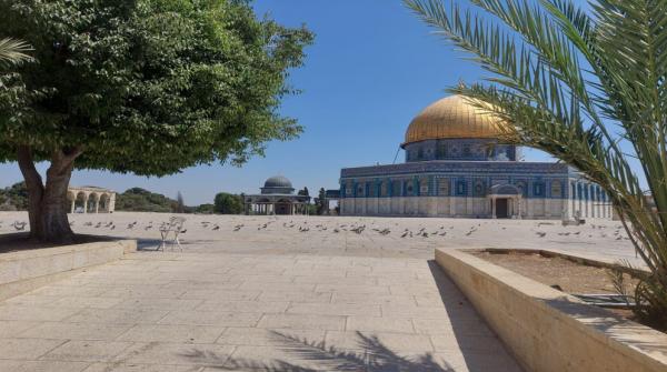 بحجة تنفيذ تدريبات عسكرية ..  الاحتلال يغلق أبواب المسجد الأقصى