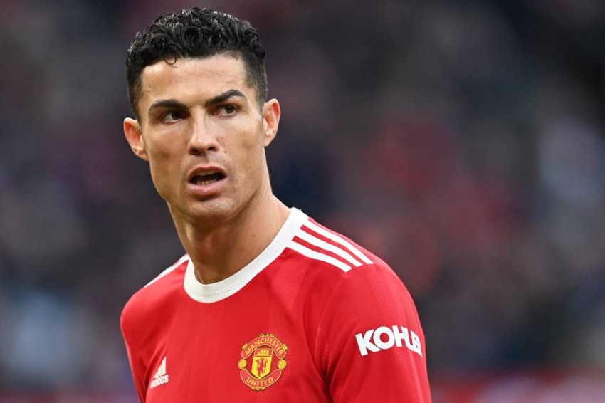 بالفيديو ..  جماهير مانشستر يونايتد تهاجم كريستيانو رونالدو