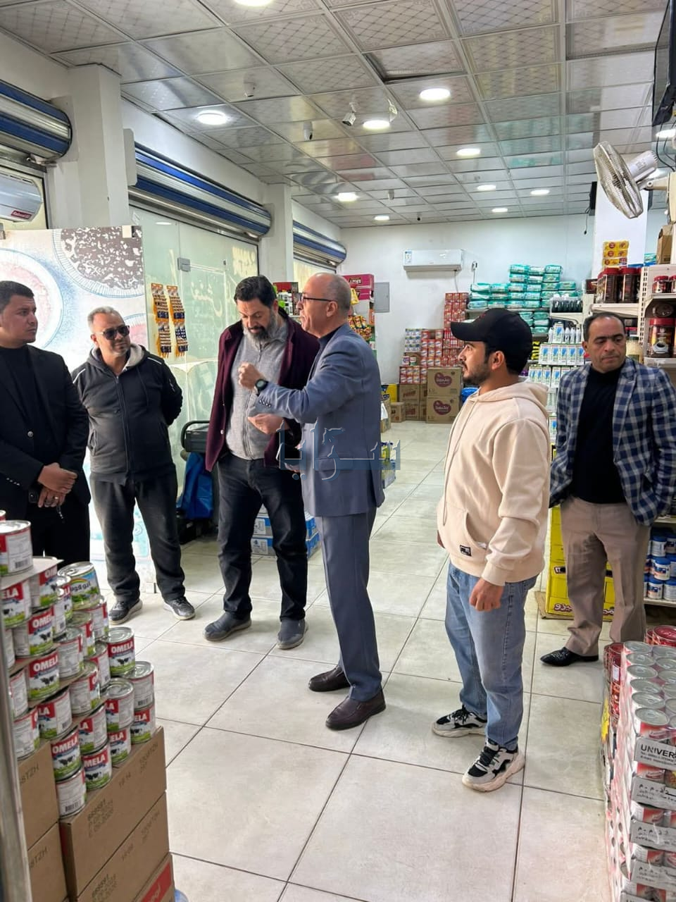 متصرف القويرة يقوم بجولة تفتيشية ورقابية لضبط الأسعار والتأكد من توفر المواد التموينية