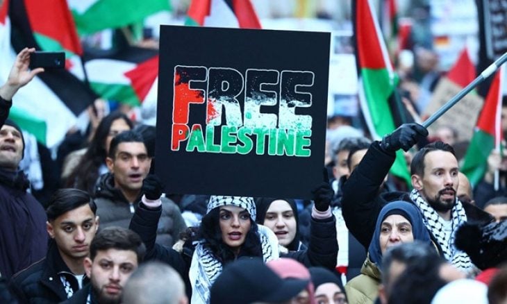 آلاف المتظاهرين في برلين يطالبون بإنهاء الإبادة الجماعية بغزة