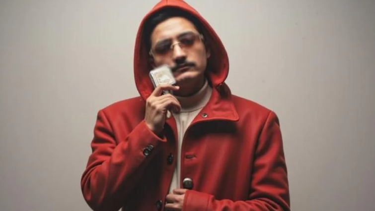 متهم بغسل 65 مليون جنيه ..  إحالة البلوغر المصري مداهم للمحاكمة