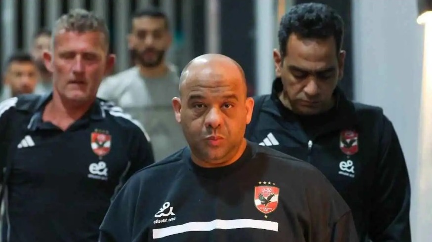 أزمة كبيرة بين نجوم الأهلي ووليد صلاح الدين  