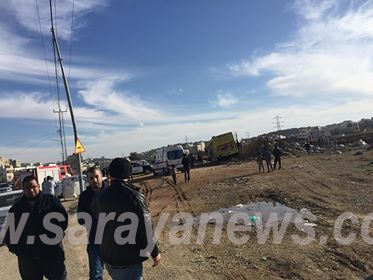 بالصور  ..  (11) اصابة بحادث تدهور في منطفة خريبة السوق
