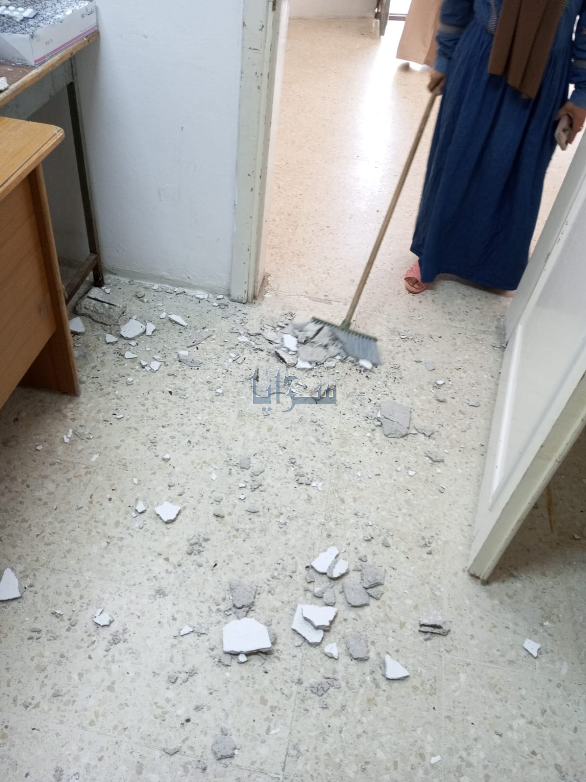 بالصور ..  سقوط أجزاء من سقف مركز صحي "مرو" ..  ومدير صحة إربد يوضح 