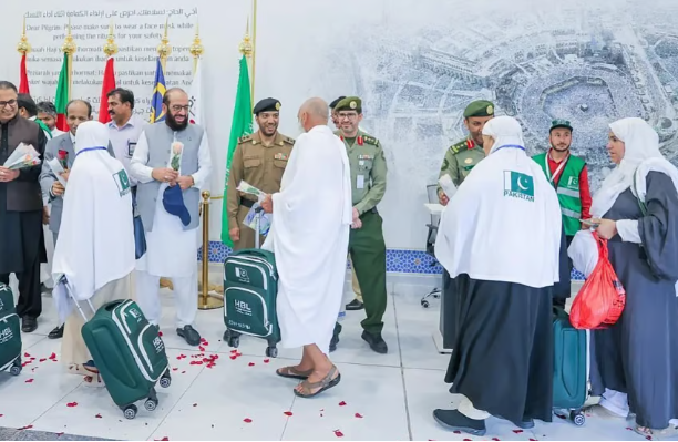 وصول أولى رحلات مستفيدي مبادرة طريق مكة للمدينة المنورة