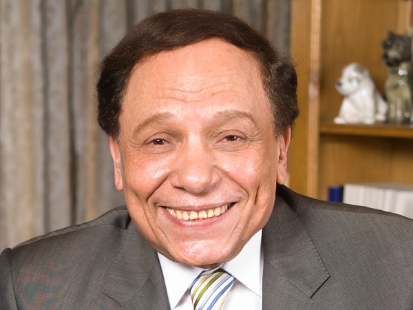 بالصور ..  عادل إمام "أجمل لحظاتي مع ابنتي سارة"