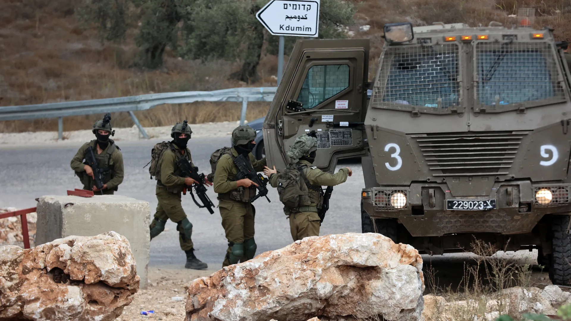 4 شهداء والاحتلال يستولي على مركز تابع للأمم المتحدة في القدس المحتلة 