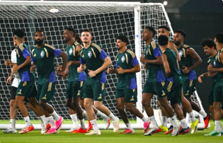 منتخب السعودية يتلقى ضربة موجعة قبيل مواجهة قطر في نصف نهائي (خليجي 27)