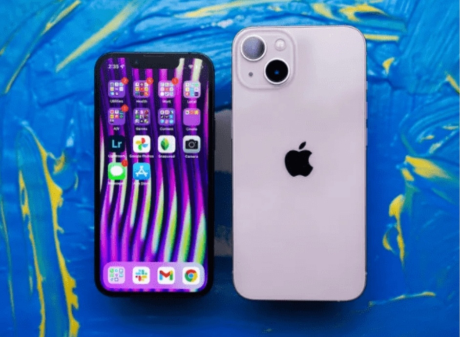 ابل تدفع بتحديث iOS 15.4 مع دعم ميزة Universal Control