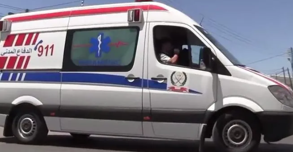 وفاة بحادث تصادم مركبتين على طريق الـ100