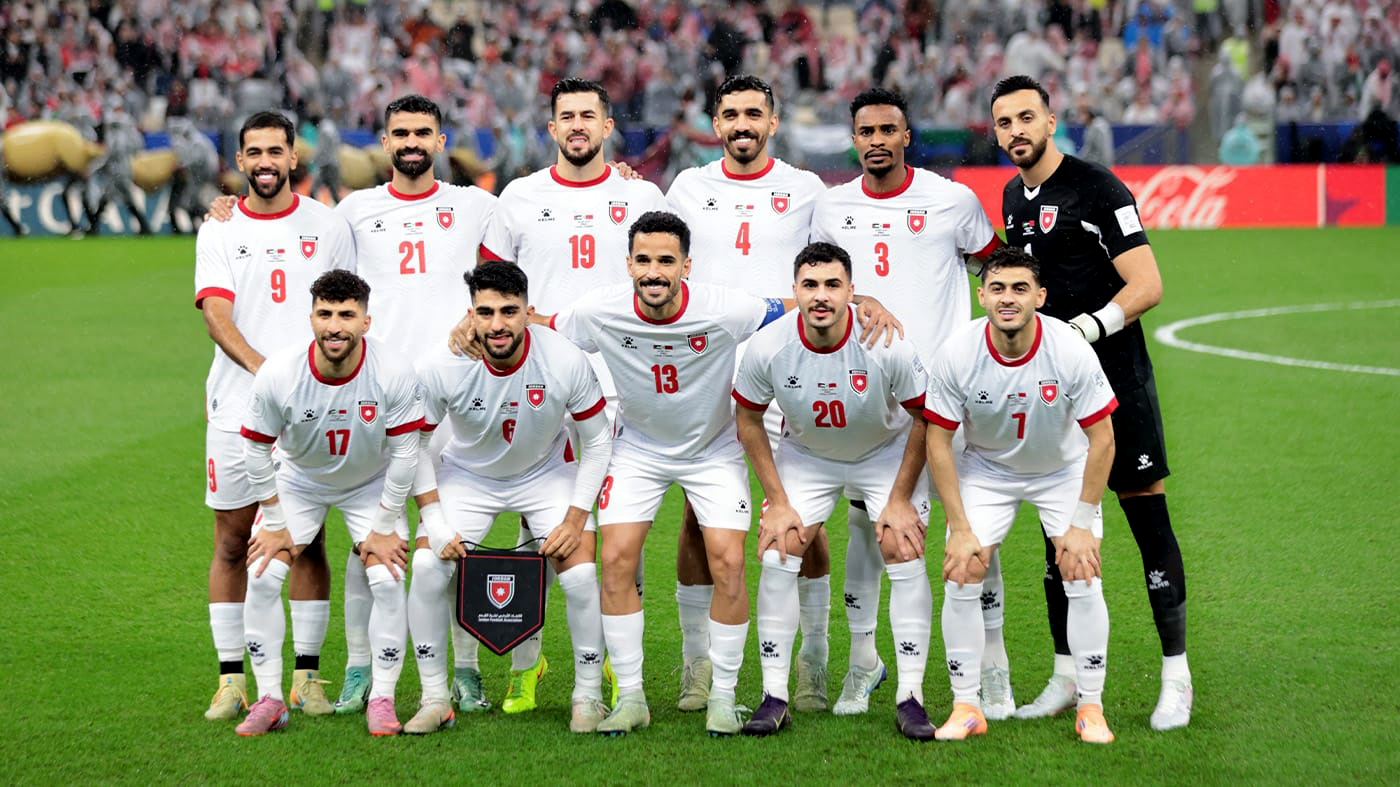 نجوم المنتخب الوطني يحتفلون بيوم العَلَم عبر منصاتهم الرقمية