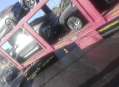 تدهور "ونش" كبير محمل بعشر مركبات